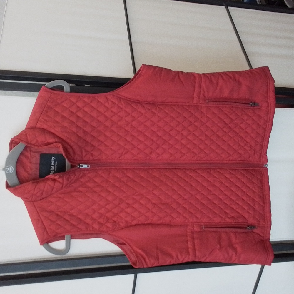 Red vest Relativity XL